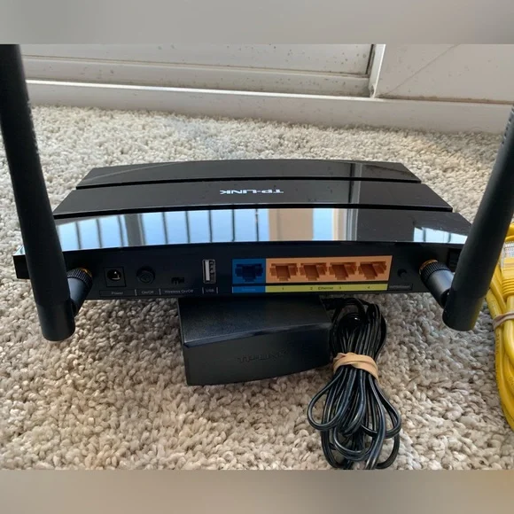 TP Link Wireless Router - Picture 4 of 4